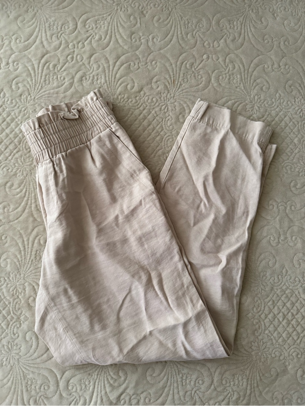 Women's High-Rise Ruffle Waisted Pull-On Ankle Pants - A New Day
